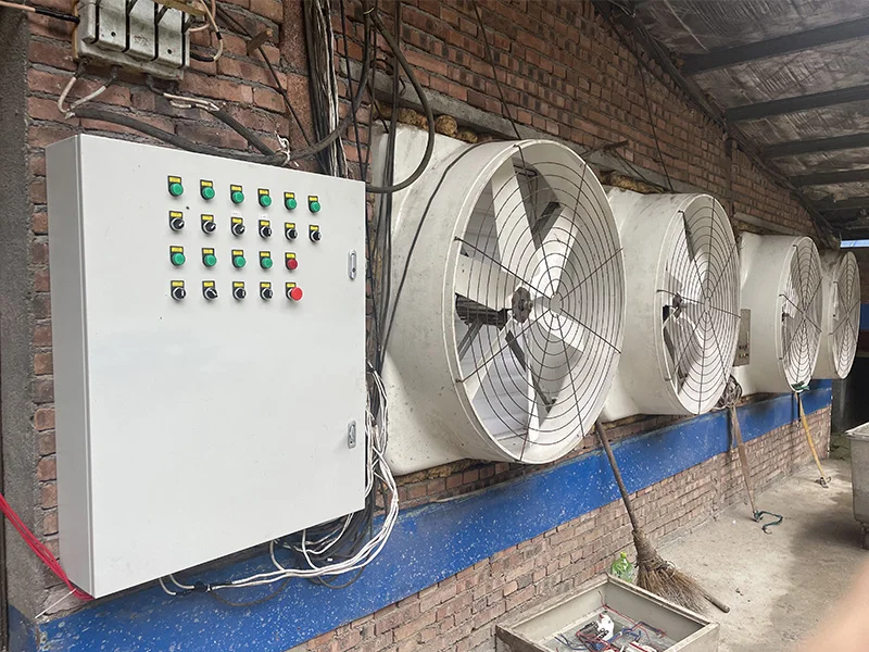 YenGear IoT smart pig farm environmental monitoring with LoRa and Ethernet DTUs for temperature, ammonia, and dust control.